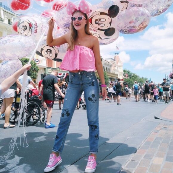 H&M Disney Mickey Mouse High Rise Mom Jeans 8 - Picture 1 of 5